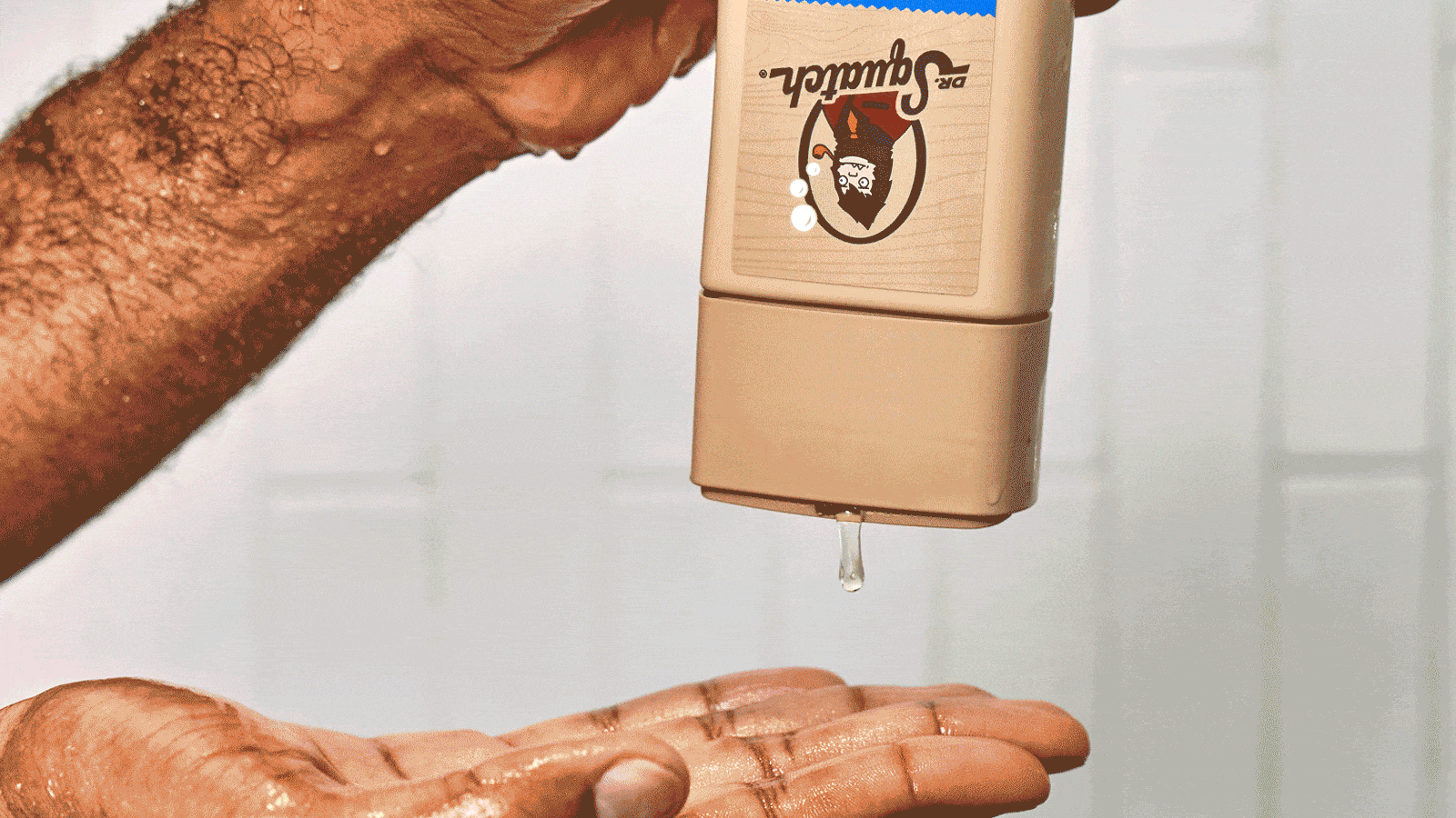 Dr. Squatch Fresh Falls Shampoo being used